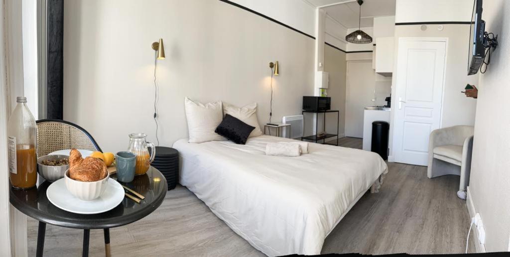 Suite Athos Lyon Bagian luar foto