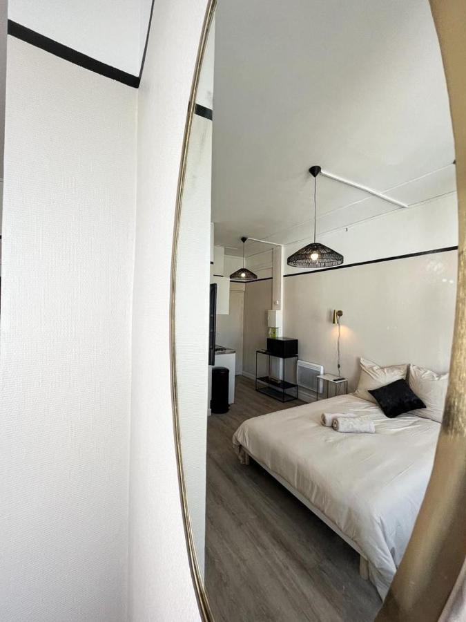 Suite Athos Lyon Bagian luar foto